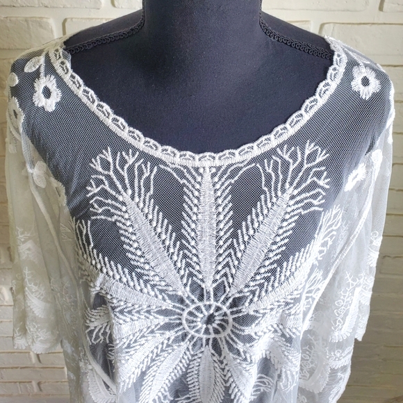 C+D+M White Lace Floral Beach Coverup Size Large Boho NWT - Picture 3 of 11